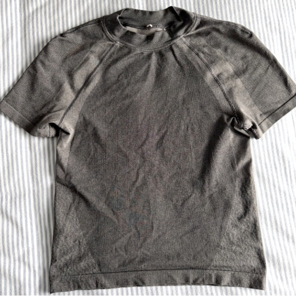 Lululemon Athletica,  Gray, Short Raglan
Sleeve, Heathered T Shirt